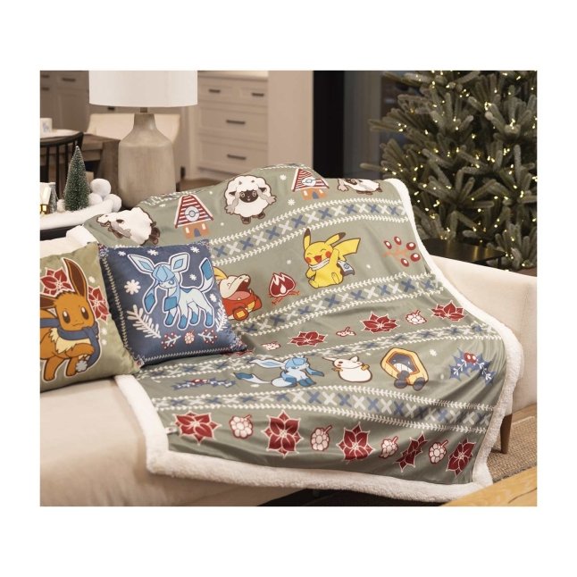 Pikachu, Fuecoco & Friends Pokémon Holiday Green Throw Blanket