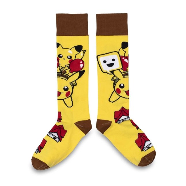 Exploring with Pikachu Socks (One Size-Adult) | Pokémon Center Official ...