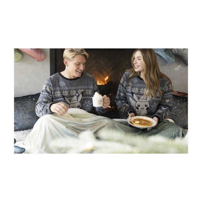 Pokémon Winter Wonders Green Throw Blanket | Pokémon Center Official Site