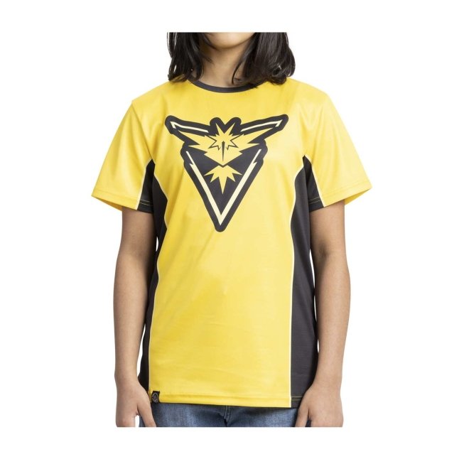 Team Instinct Yellow Team Pokemon Go Logo Pokemon Zapdos  Zapdos pokemon,  Pokemon teams, Pokemon go team instinct