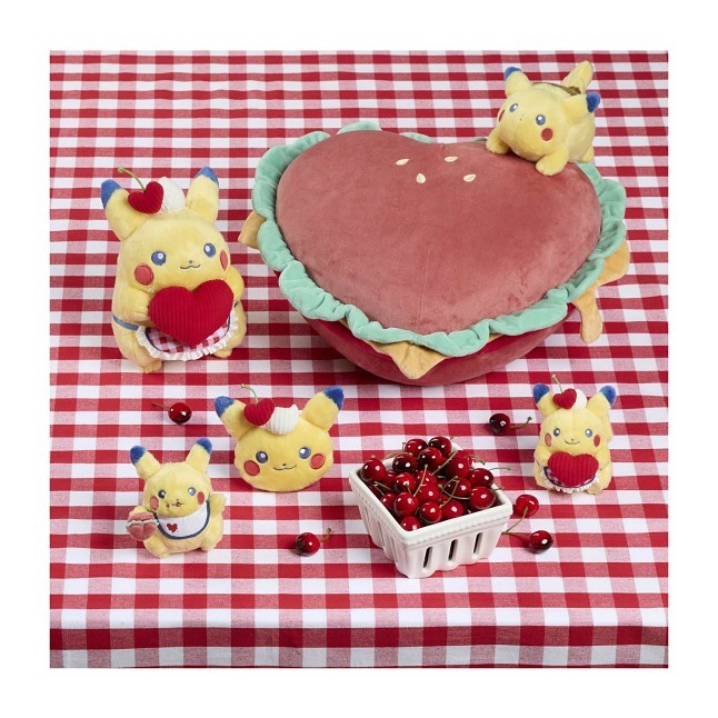 PIKACHU DINER ピカチュウ　セット Pikachu Sweetheart Diner Plush Cushion - 6 ¼ In. | Pokémon Center