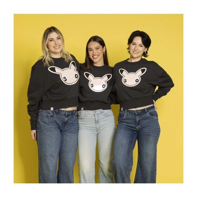 Pokémon 30th Celebration Black Crop Sweatshirt - Women | Pokémon