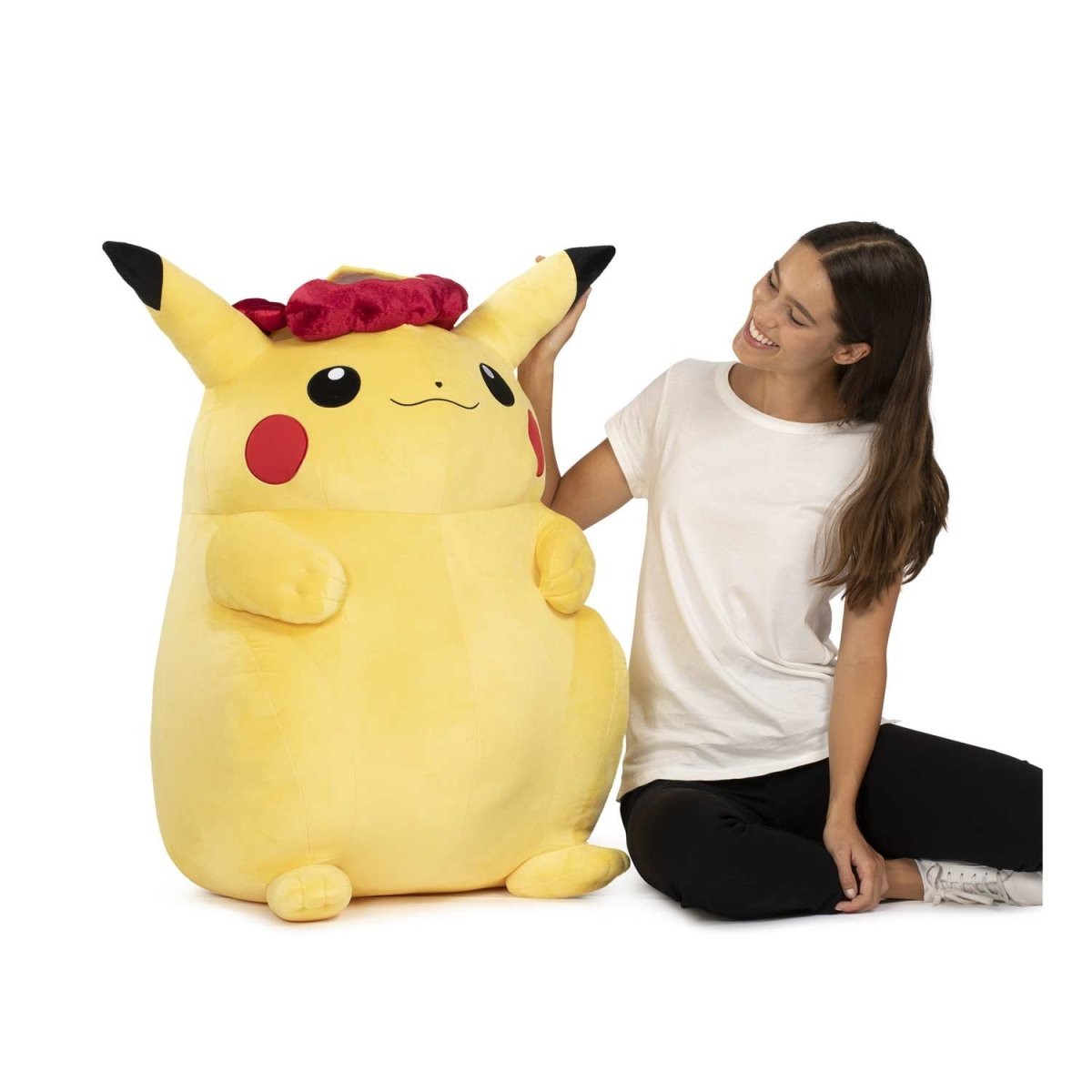 Gigantamax Pikachu Poké Plush - 31 ½ In. | Pokémon Center Official Site