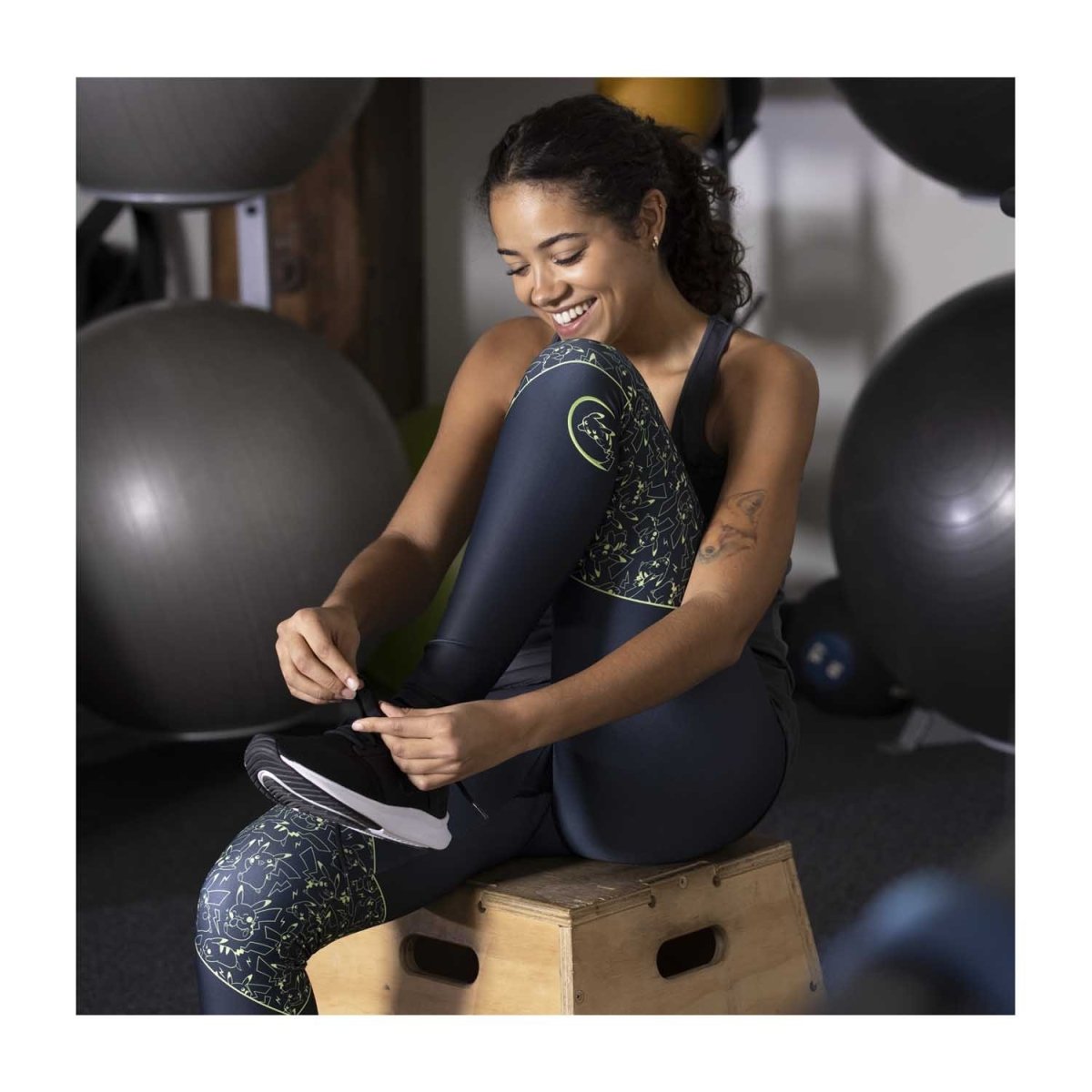 Pokémon Active Pikachu Black & Green Leggings - Women | Pokémon Center ...