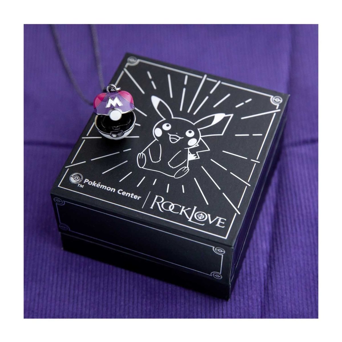 【Pokemon x RockLove】マスターボール ネックレス ★ 海外限定 Pokémon Center × RockLove: Master Ball Locket Necklace