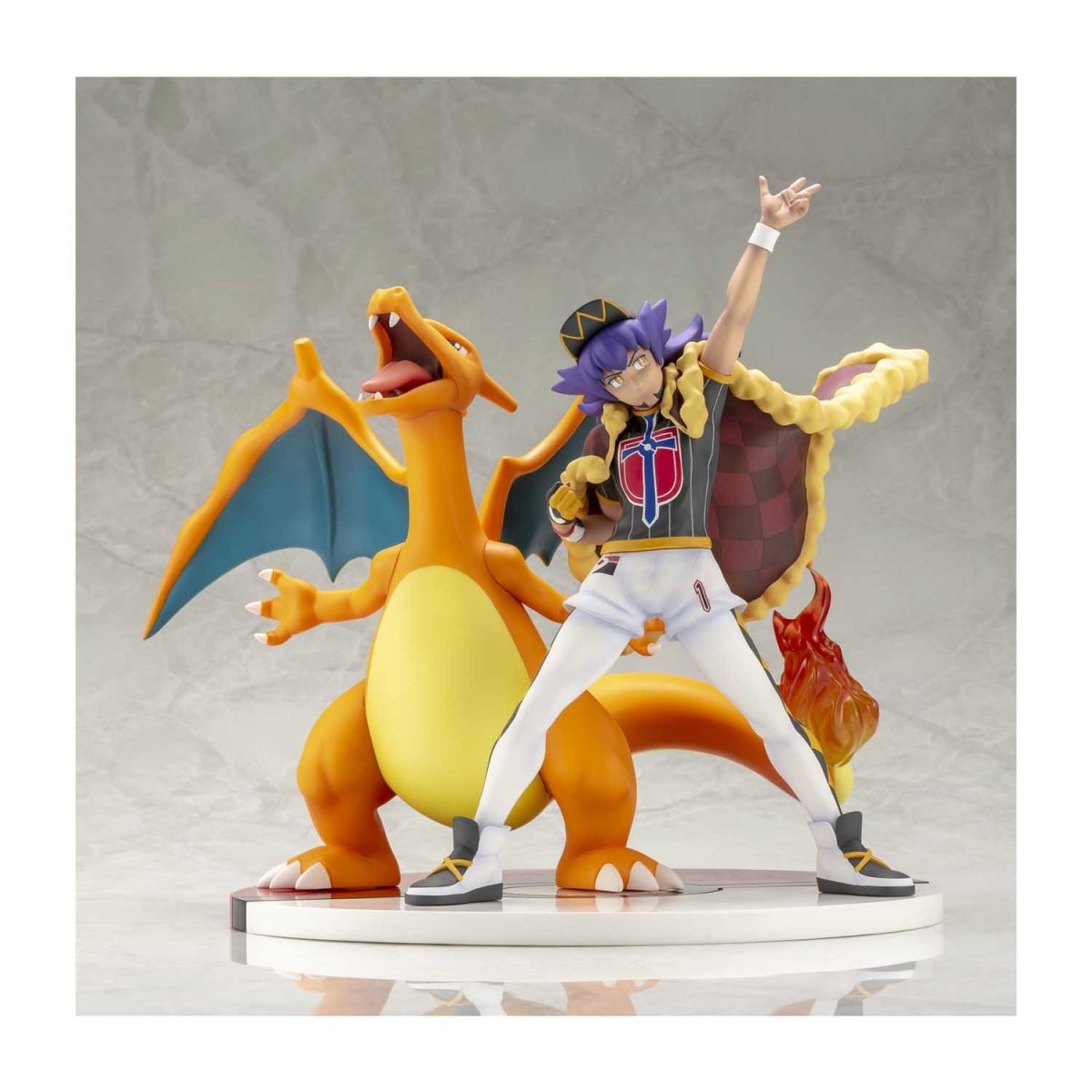 Kotobukiya Leon & Charizard Figures | Pokémon Center Official Site