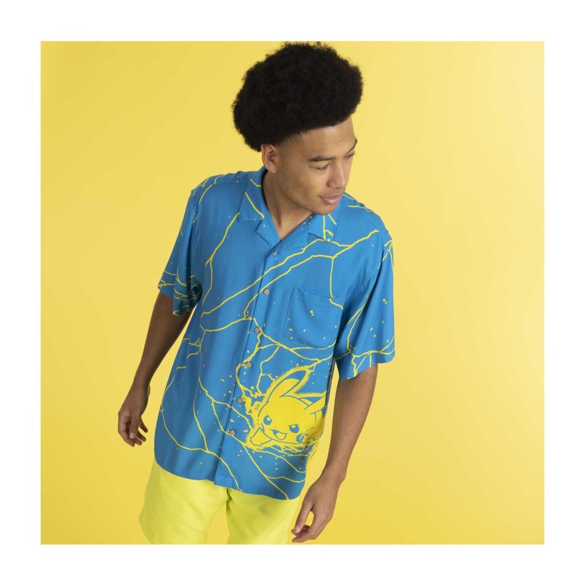 T shirt pikachu bershka deals