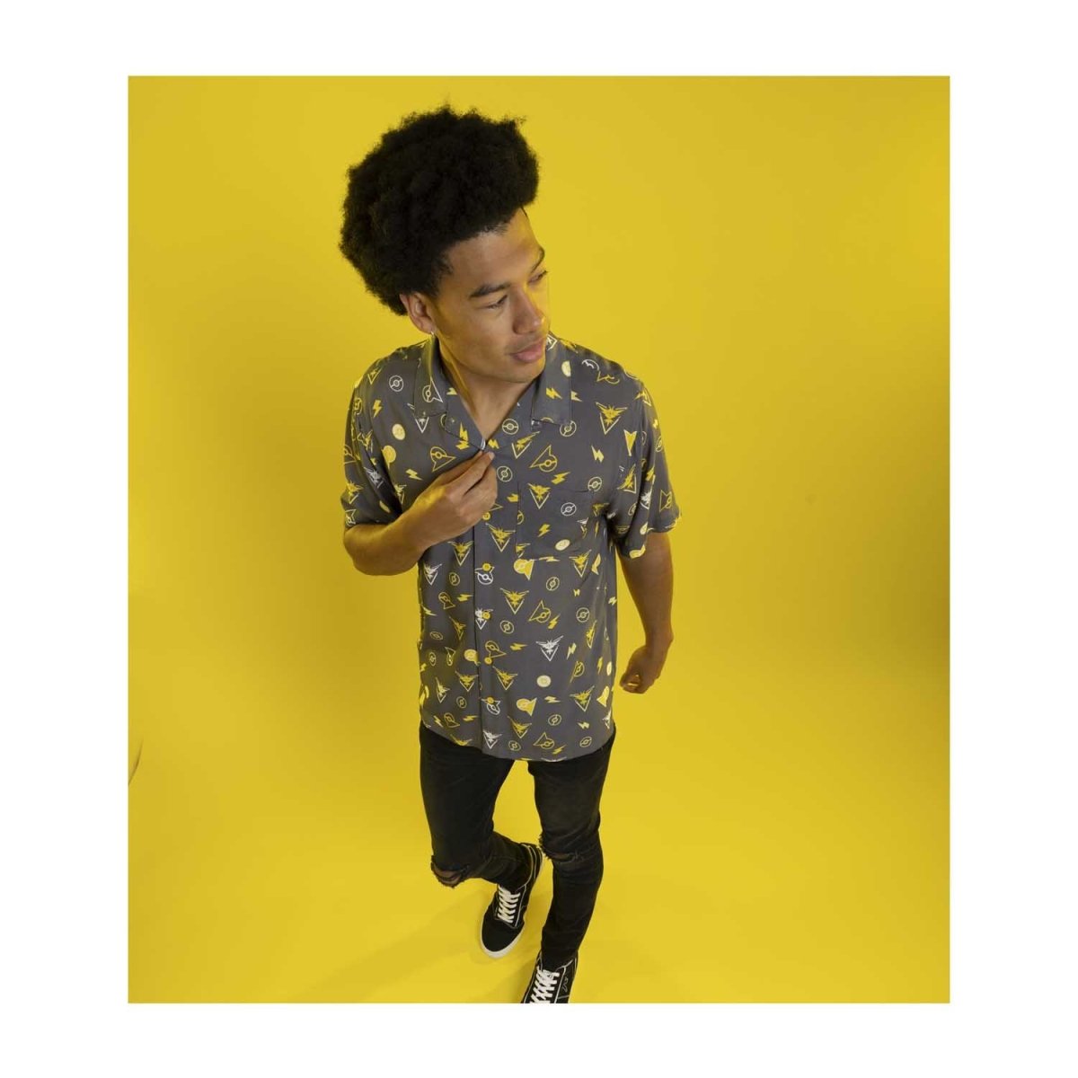Team Instinct Pokémon GO Teams Tropical Shirt - Adult | Pokémon