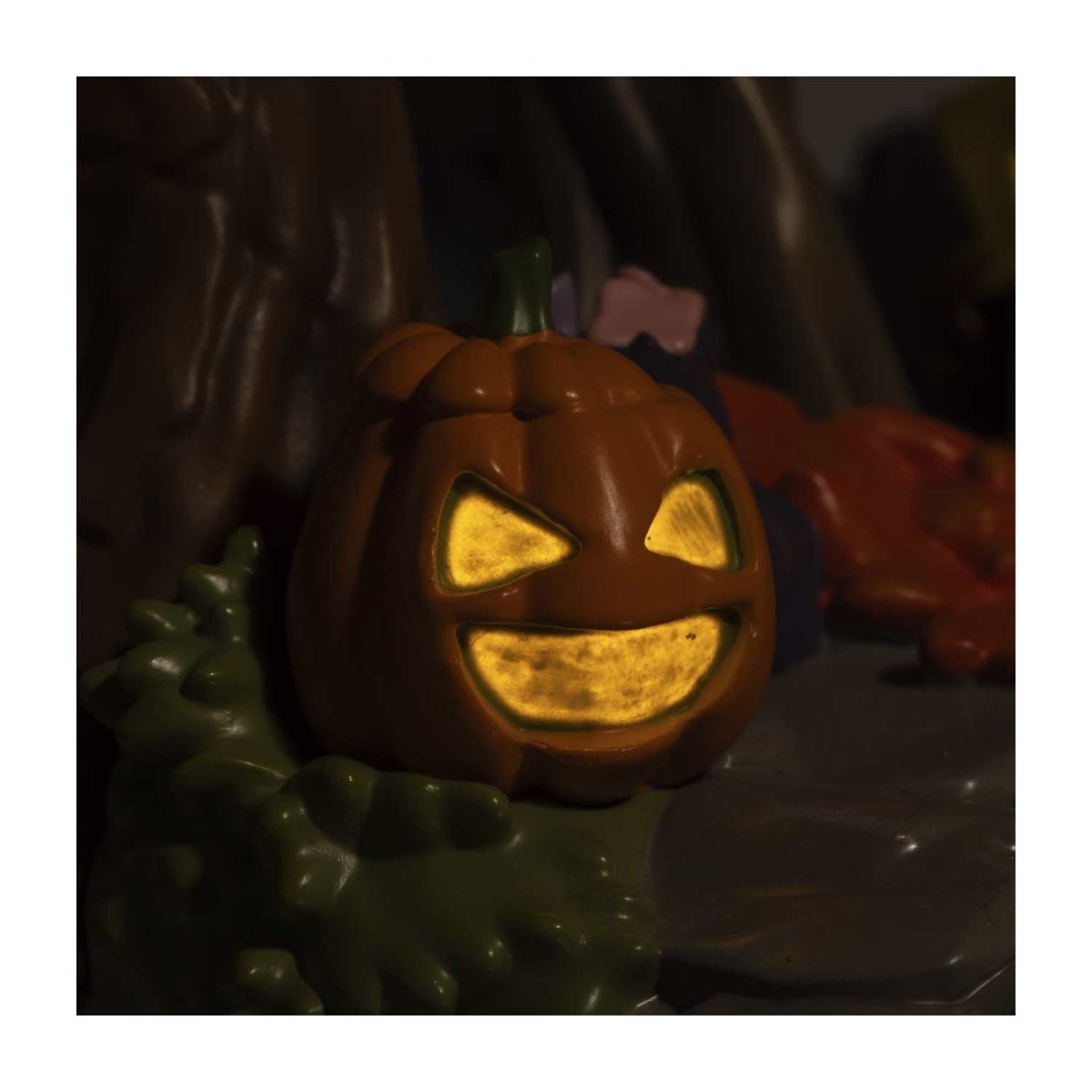 Spooky Forest Stroll Pokémon Halloween Figure | Pokémon
