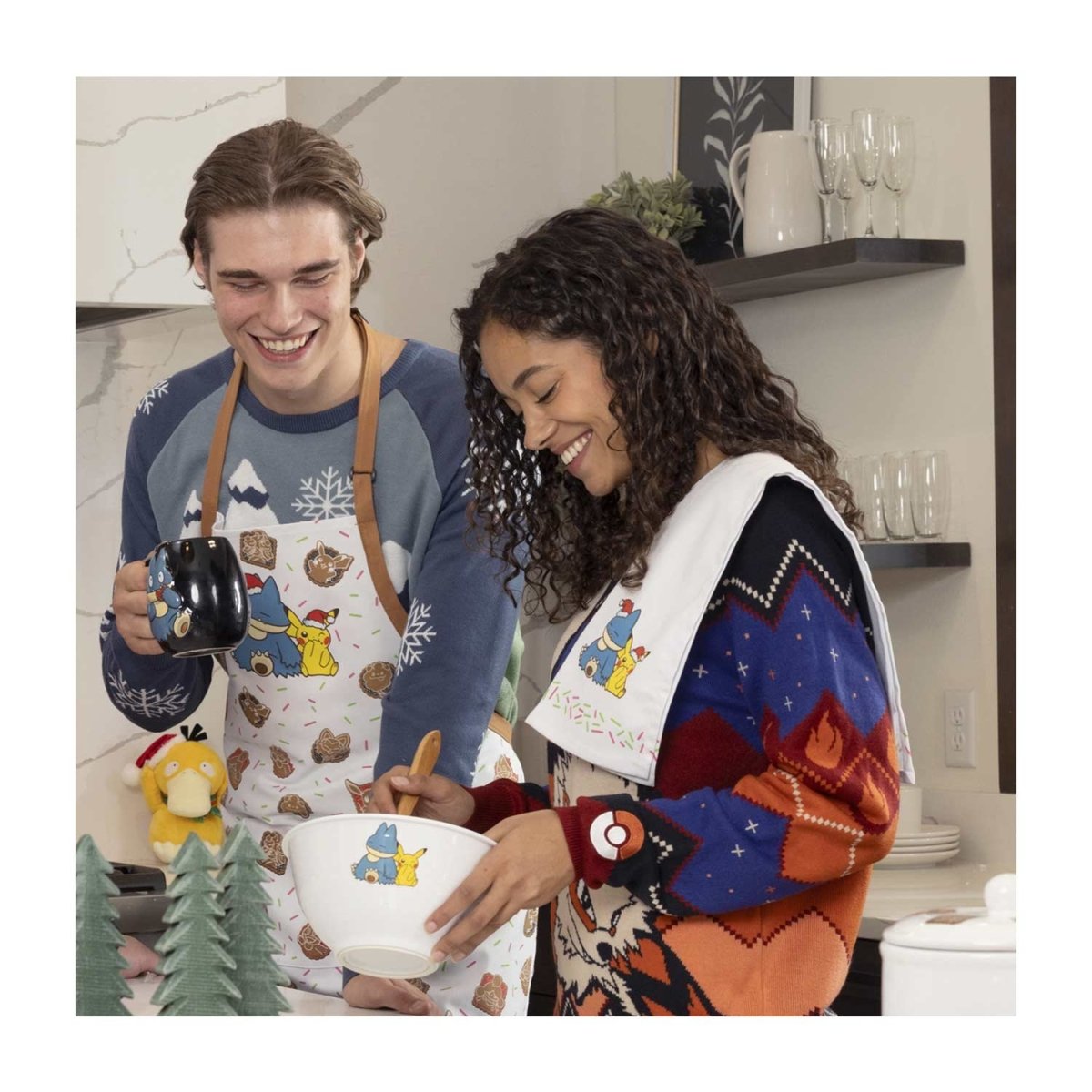 Pikachu & Munchlax Pokémon Holiday Apron (One Size-Adult