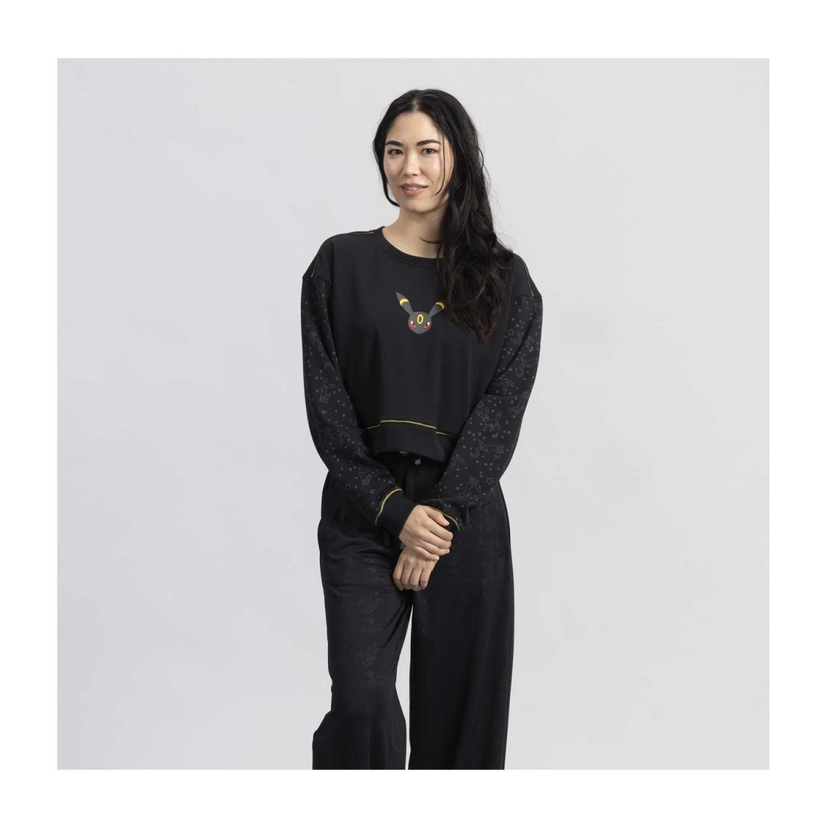 chloma urauny スウェット Umbreon Pokémon Lounge Black Crop Sweatshirt - Women | Pokémon