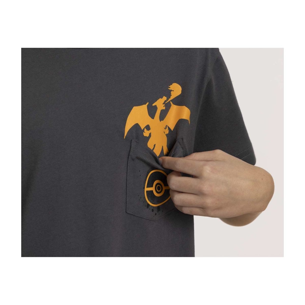 00’s Nintendo POKEMON CHARIZARD T-SHIRT 00's Nintendo POKEMON CHARIZARD T-SHIRT Vintage 2000 Nintendo