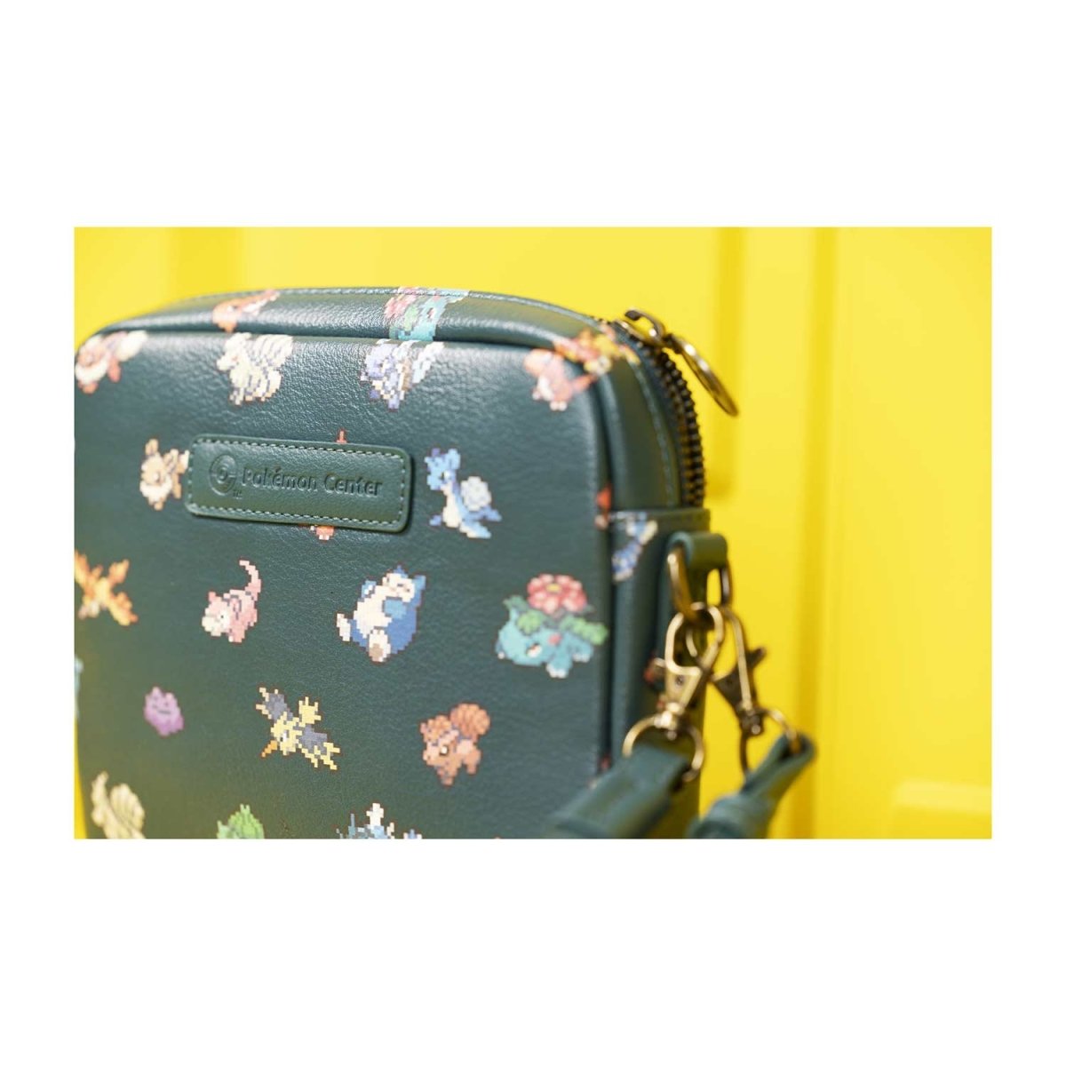 Pokémon Pixel Pin Collector Clutch | Pokémon Center Official Site