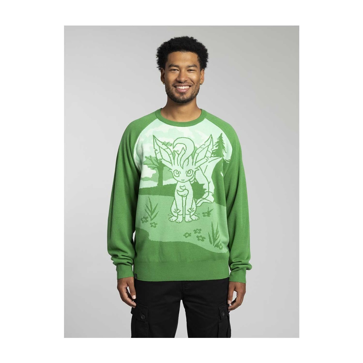 バイオトレーナー Leafeon Pokémon Holiday Green Sweater - Adult | Pokémon Center