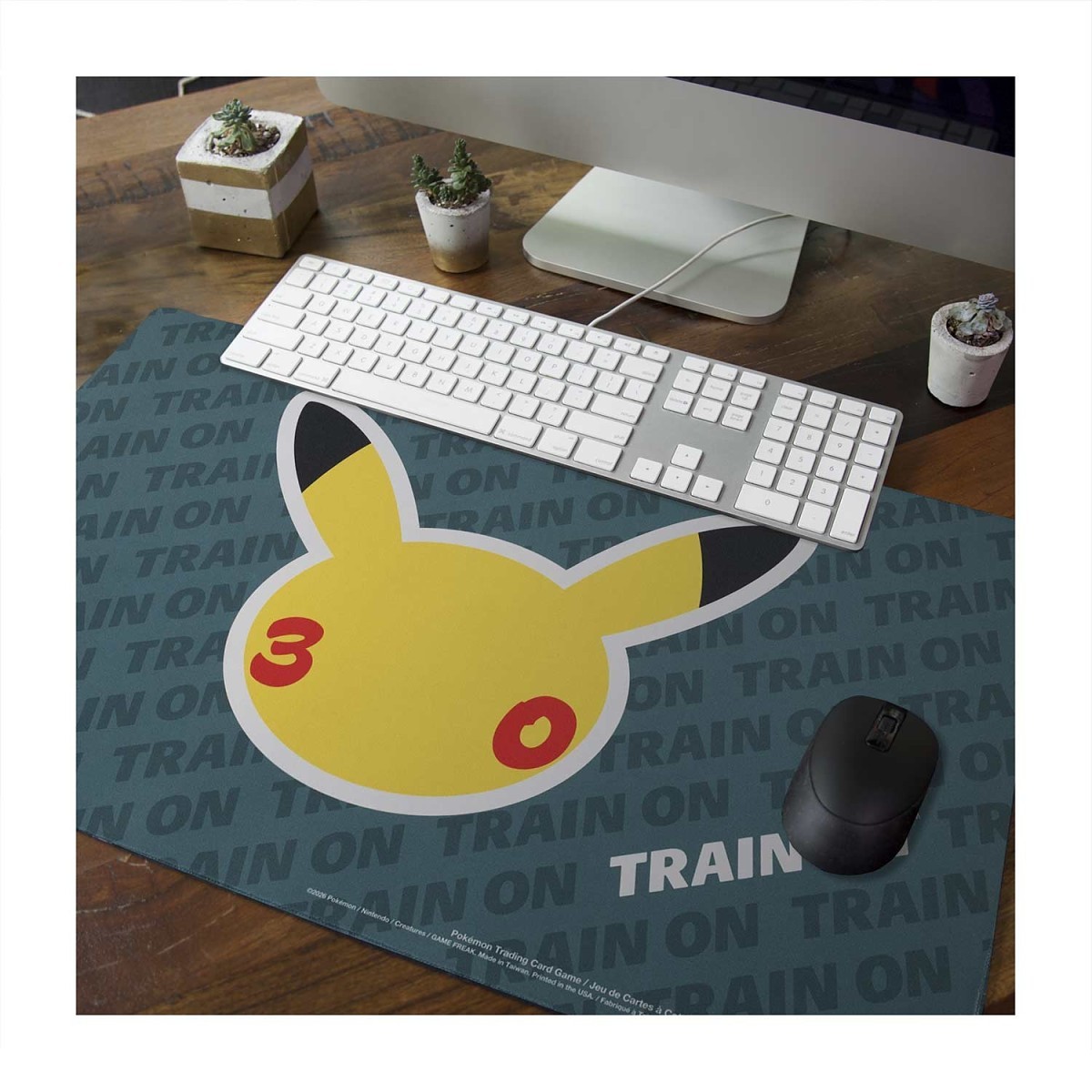 ポケモン30周年記念 ピカチュウ プレイマット 楽天市場】ポケモンカードゲーム ラバープレイマット ピカチュウの森