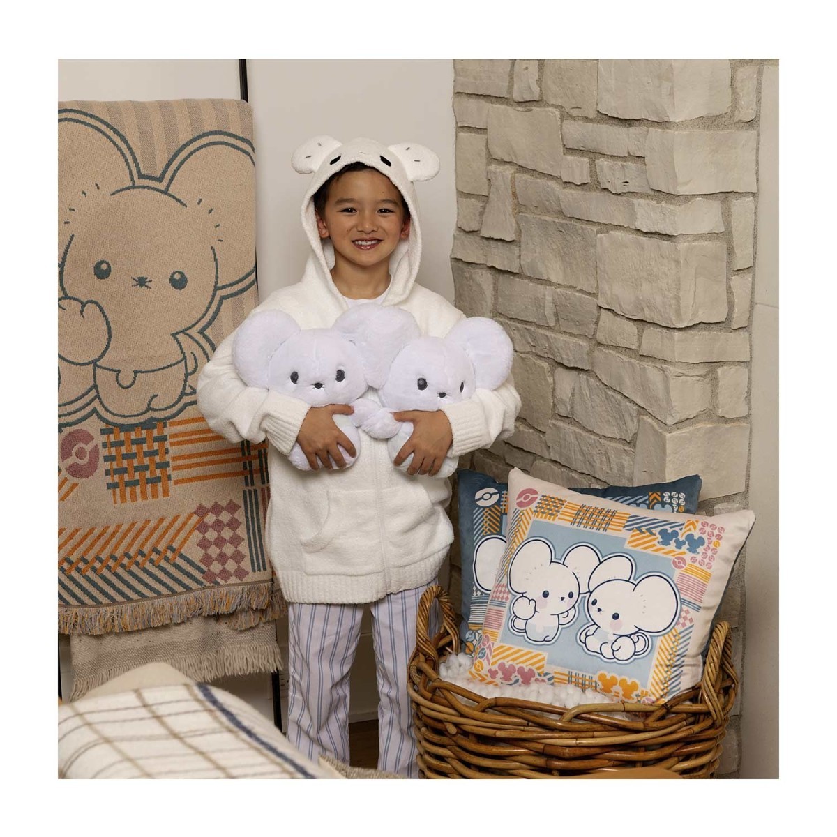 Maushold Household White Zip-Up Hoodie - Youth | Pokémon Center