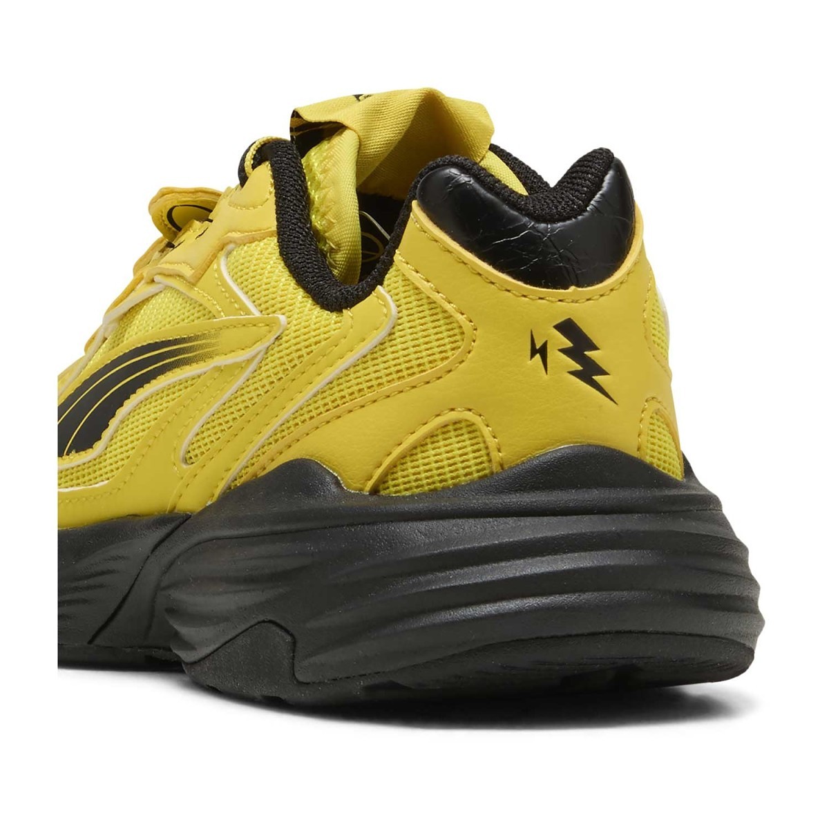 PUMA X POKEMON フーディー ENERGIZING YELLOW Puma - X POKEMON RELAXED GRAPHIC HOODIE - VegNonVeg