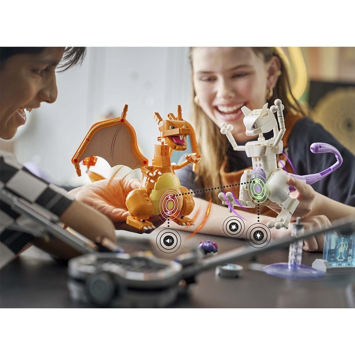 LEGO® Pokémon™ SMART Play™: Mewtwo's Lab Break | Pokémon Center