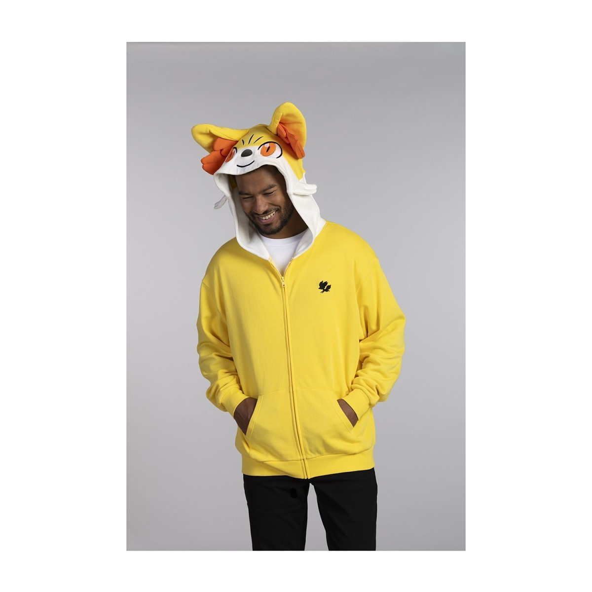 け*ん様 ブリーファングトレーナー Fennekin Character Hoodie - Adult | Pokémon Center Official Site